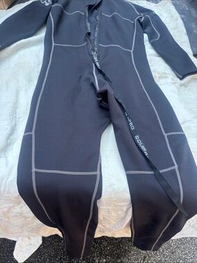 Scubapro Women’s Black One-Piece Wetsuit Zippers Work. Length 51” TPF 18 Rating